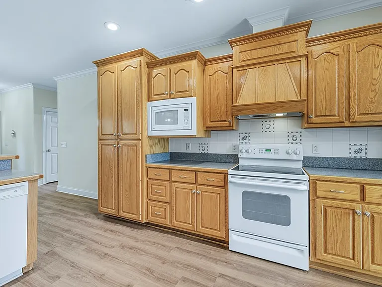 100 Carrington Cir — Photo 12