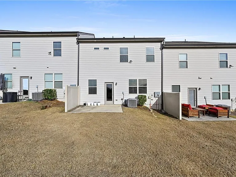 3229 Weyhill Way — Photo 30