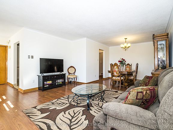 4th image of 112 Harris Cres