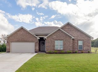 140 Eastwood Ln, Killen, AL 35645