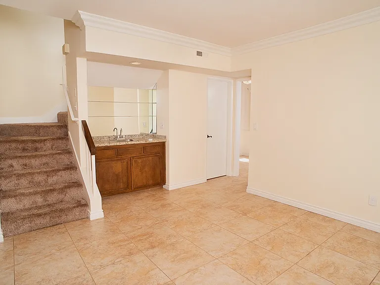 21931 Burbank Blvd #17 — Photo 6