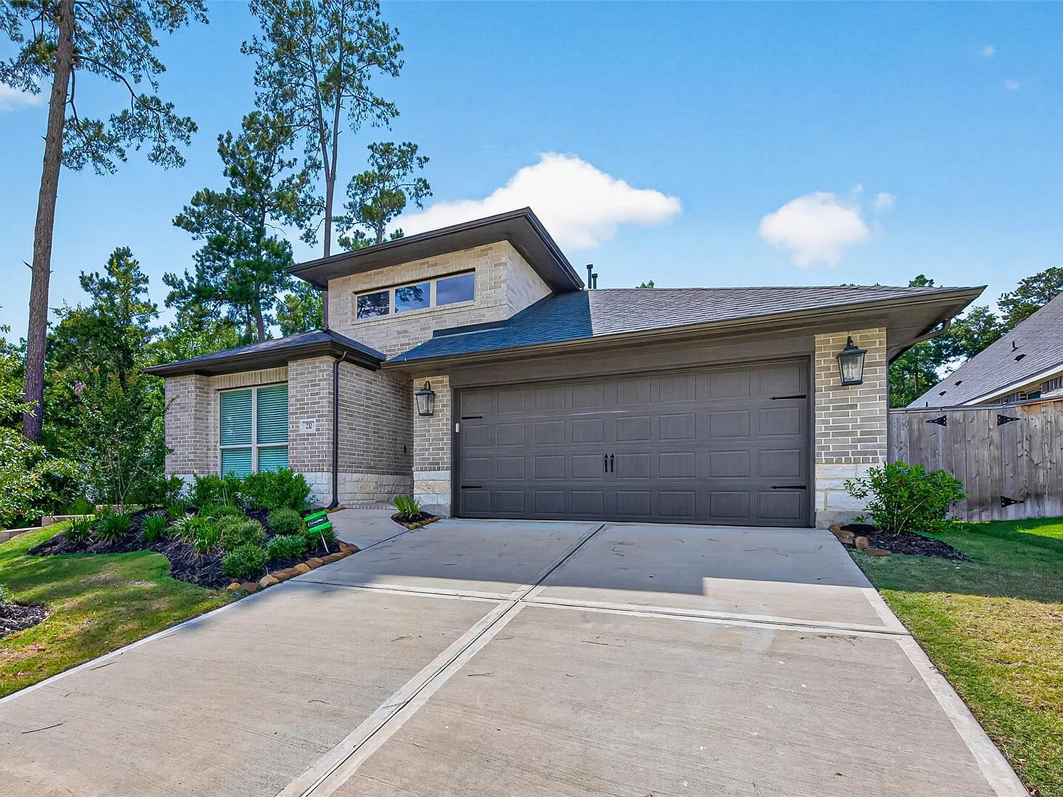 4 bed, 3.0 bath, 2487 sqft, $3,500 — Photo 3