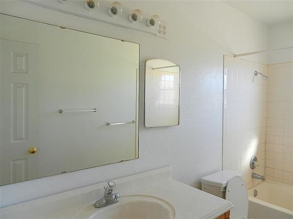 4th image of 2508 N Florida Ave