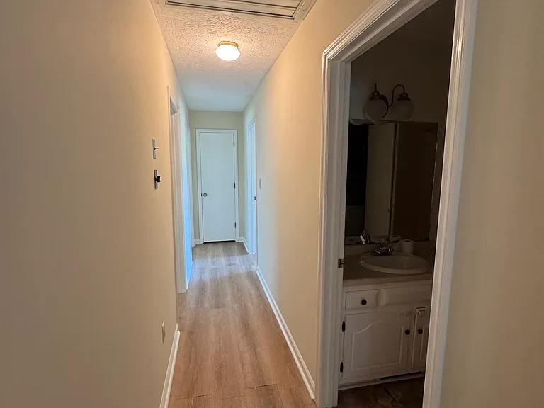 1041 Limmerick Dr — Photo 13