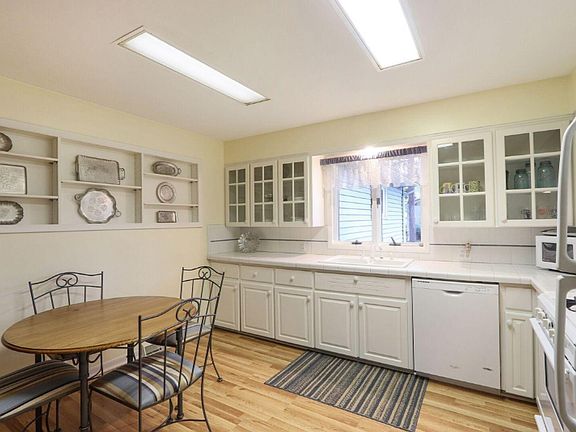 5th image of 7177 Eldred Ave NE