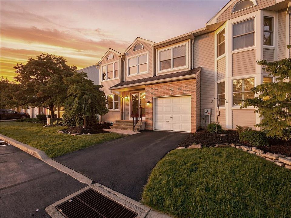 1st image of 184 Ridings Cir #184