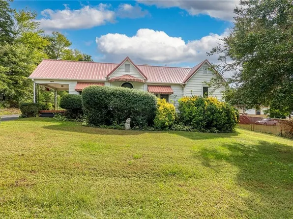 3077 Denton Rd, Thomasville, NC 27360