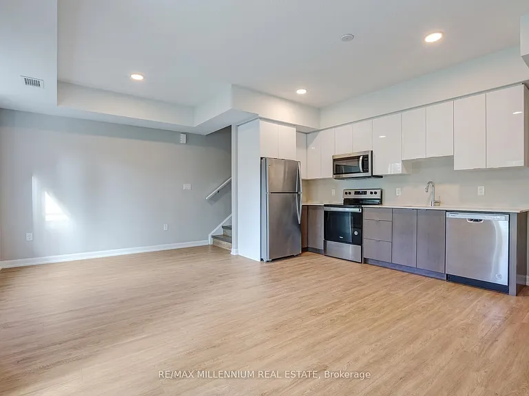 708 Woolwich St — Photo 12