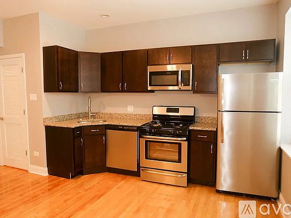 2nd image of 2958 N Washtenaw Ave #3W