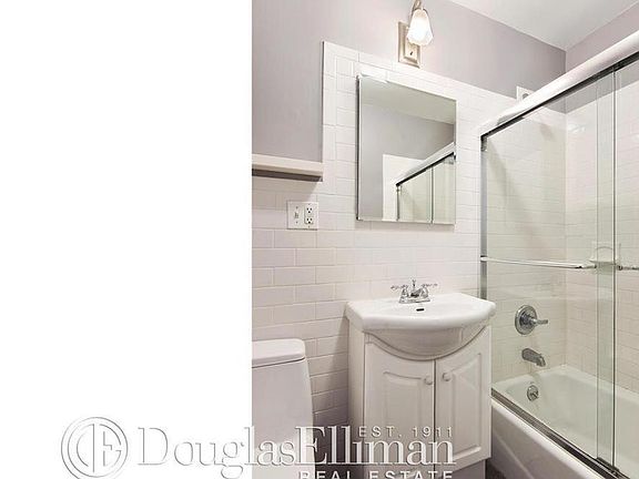 3rd image of 38 W 71st St APT 3R
