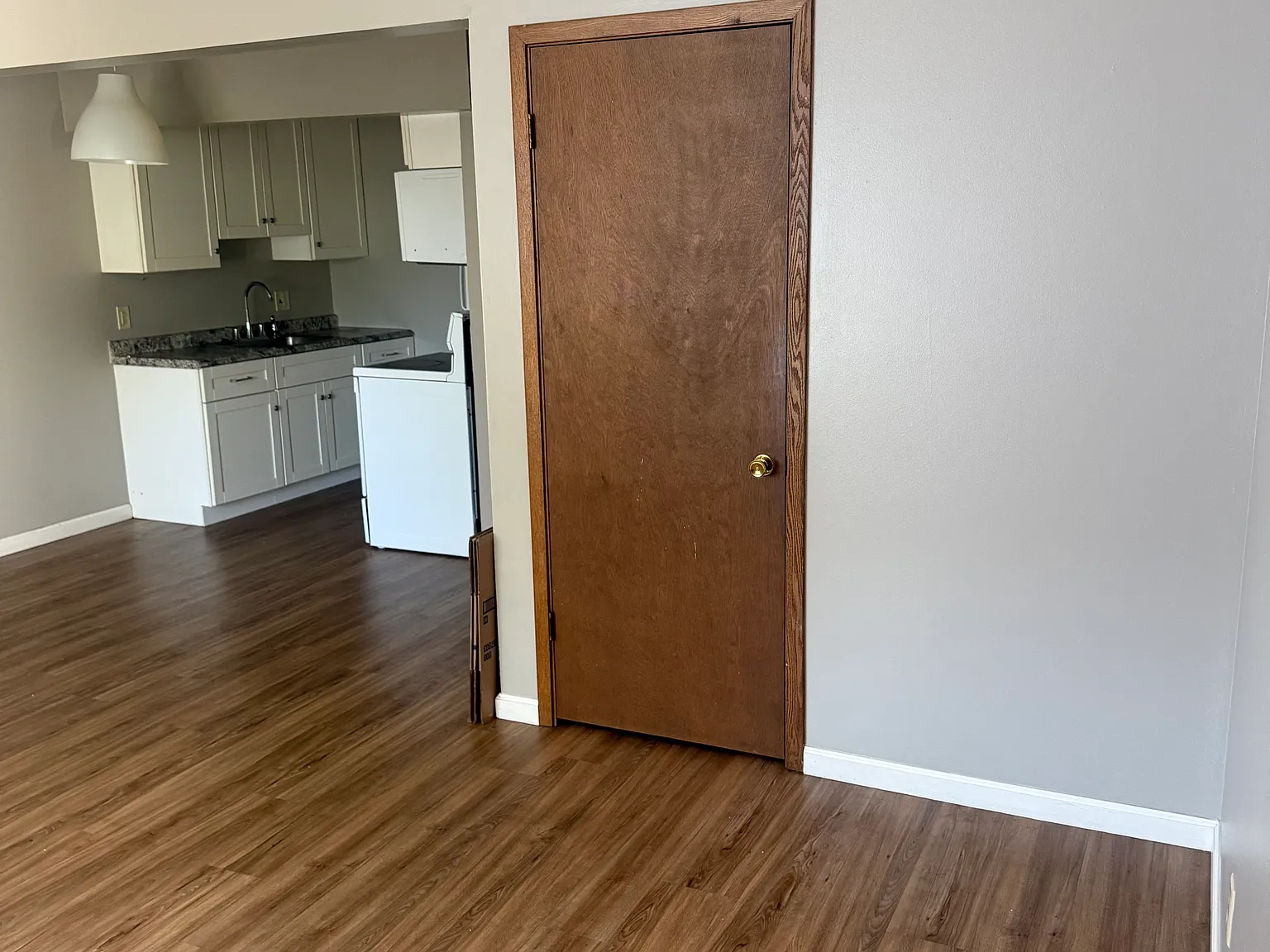 1 bed, 700 sqft, $1,100 — Photo 2
