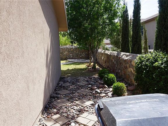 5th image of 7732 Oak Landing Dr