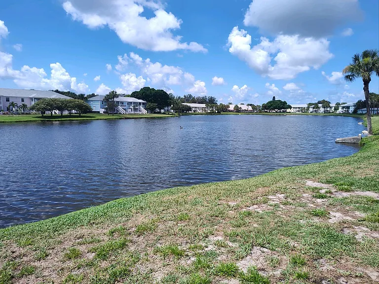 4875 Coquina Key Dr SE #B — Photo 11