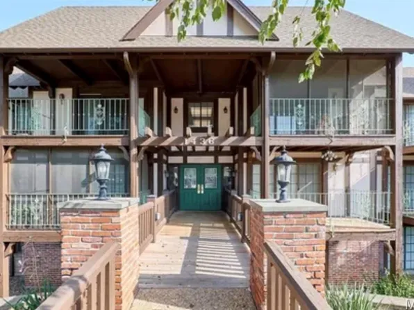 1436 Heritage Lndg APT 108, Saint Charles, MO 63303