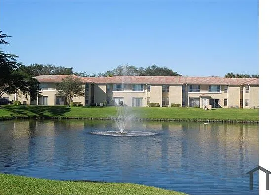 10126 Twin Lakes Dr — Photo 3