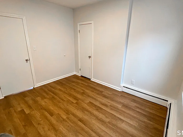 8 Locust St — Photo 9