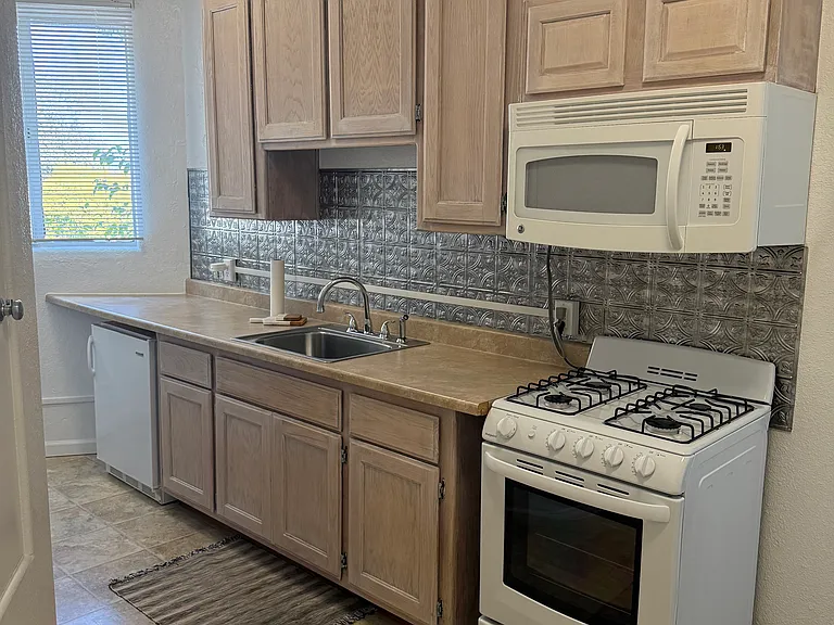 190 Lubeck Rd #8 — Photo 11