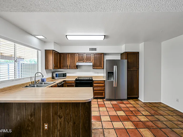 1252 E El Parque Dr — Photo 7
