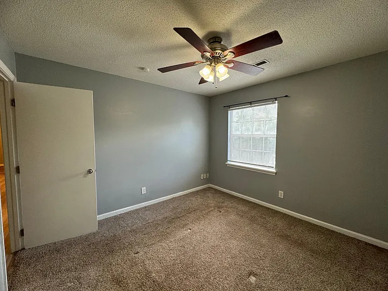5661 Hornaday Rd #H — Photo 16
