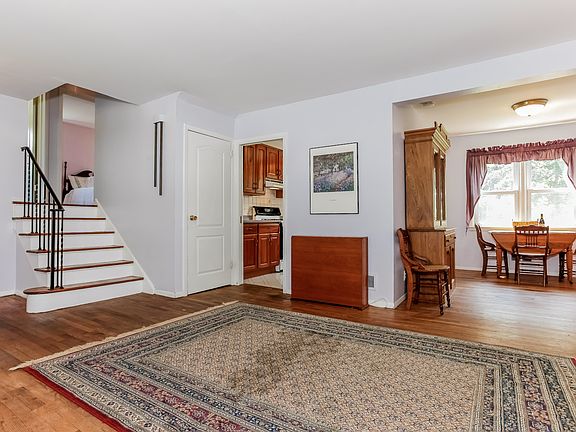 3rd image of 38 Primrose Ave
