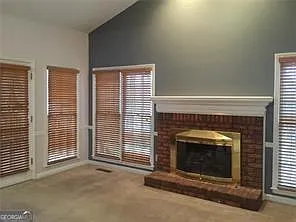 4 bed, 2.5 bath, 2641 sqft, $2,600 — Photo 2