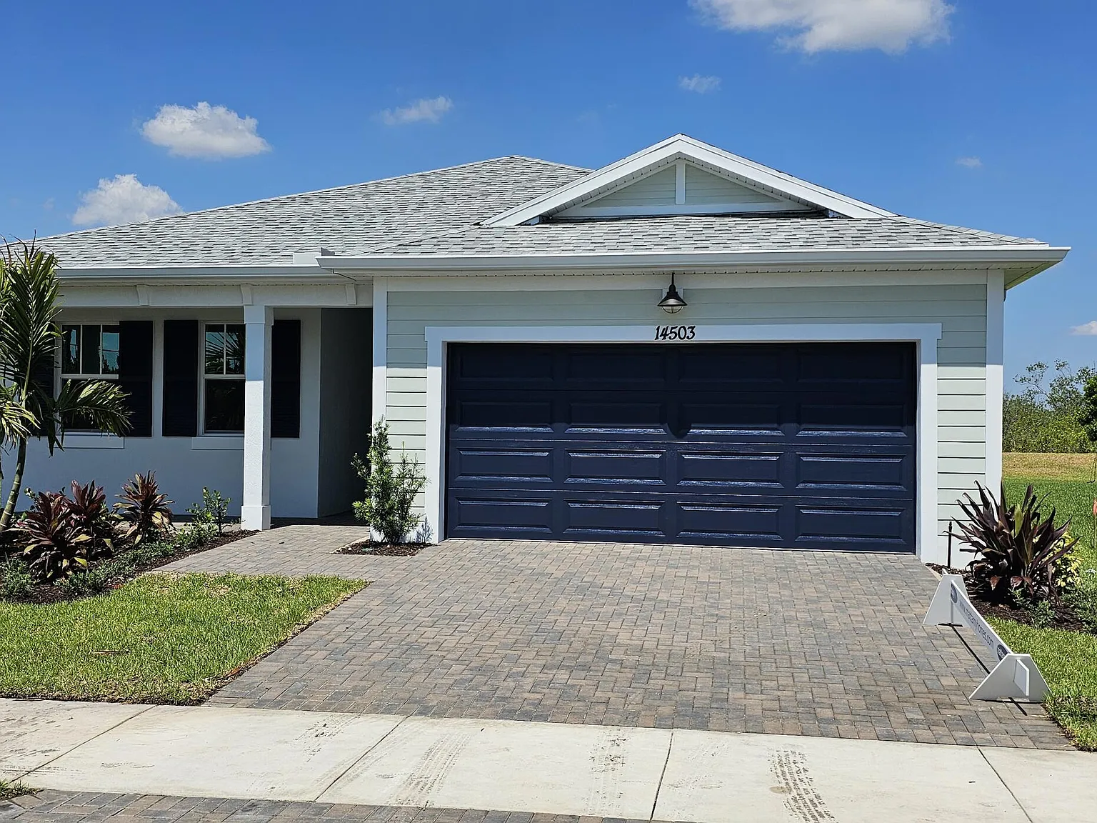 4 bed, 3.0 bath, 2222 sqft, $3,350 — Photo 2