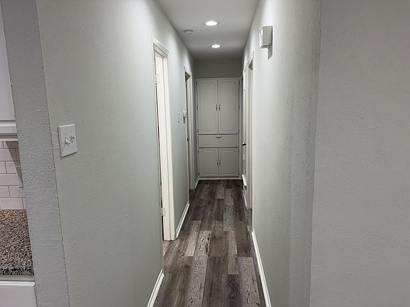 5th image of 1830 Glenwick Ln