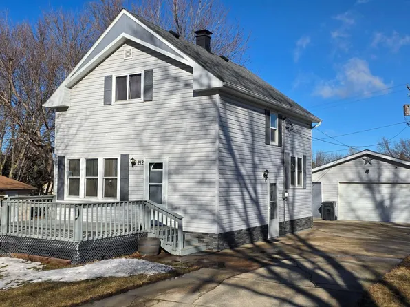 212 8th St E, Jasper, MN 56144