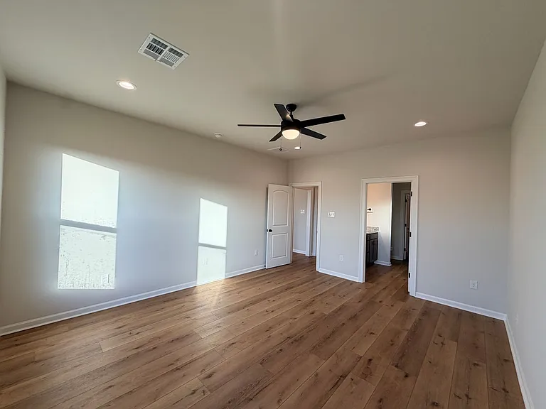 189 Berkshire Pl — Photo 24