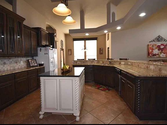 4th image of 3212 Hampshire Ln
