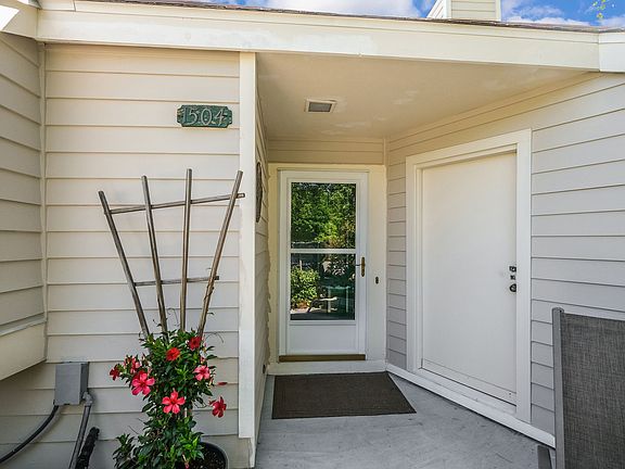 1504 Eagles Ridge Rd (2 of 29).jpg