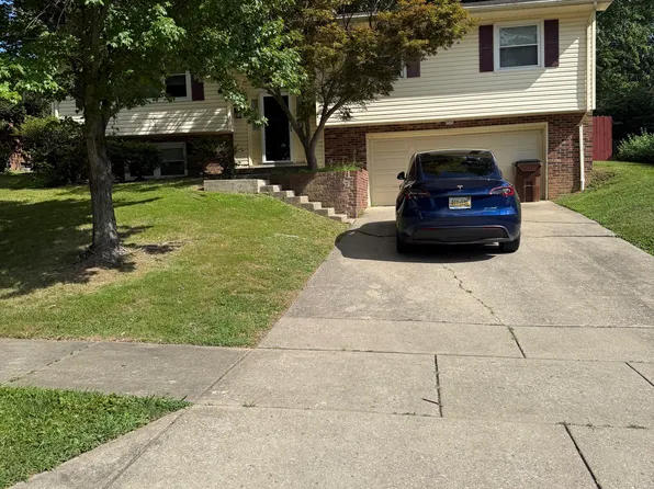 3422 Clays Mill Rd, Lexington, KY 40503