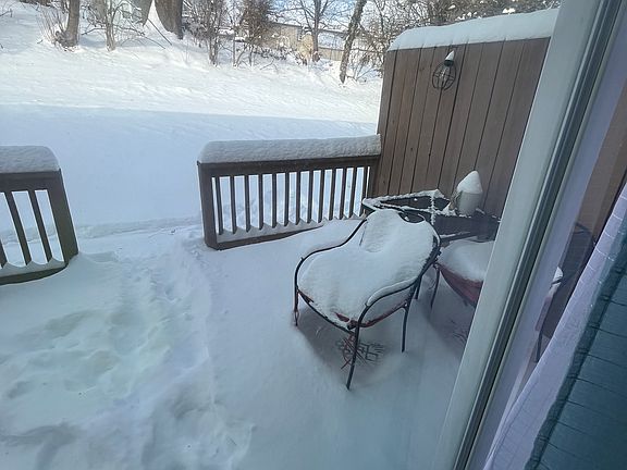 3rd image of 373 E Burrows St
