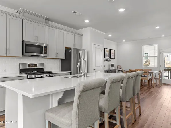 5432 Crescent Square Street, Raleigh, NC 27616