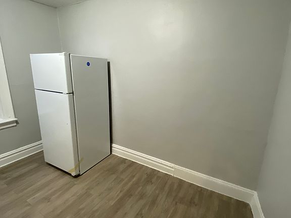 5th image of 359 Danforth Ave APT 4