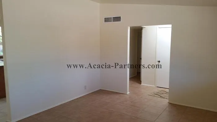 4 bed, 2.0 bath, 1249 sqft, $1,695 — Photo 3