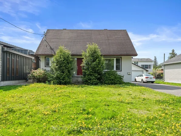 1372 Ridgedale St, Ottawa, ON K1T 1C5