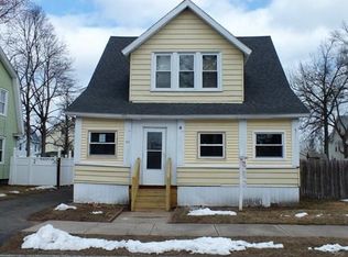 55 Ionia St, Springfield, MA 01109