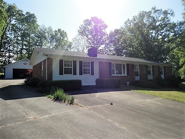 2nd image of 175 Vista Dr