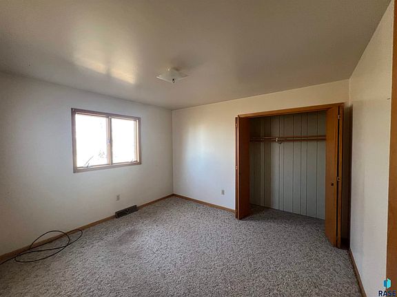 4th image of 1665 31st St