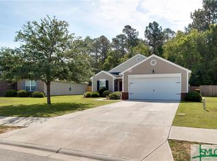 3 Crystal Lake Dr, Savannah, GA 31407