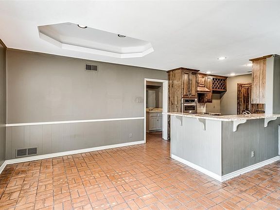 3rd image of 3708 Vinecrest Dr