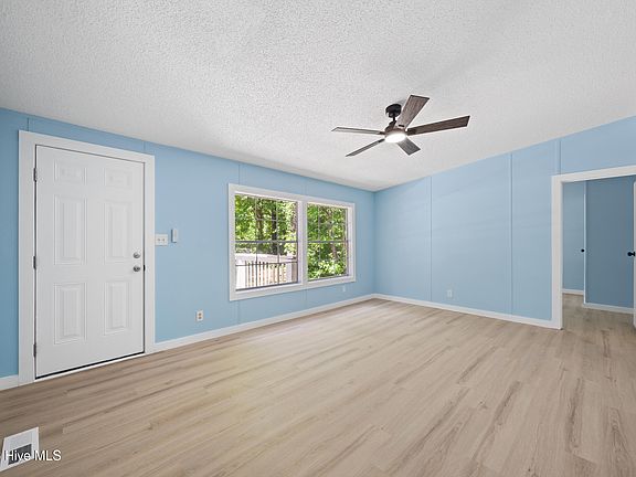 5th image of 211 Pond Road