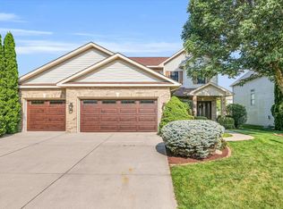 2204 Strand Dr, Champaign, IL 61822