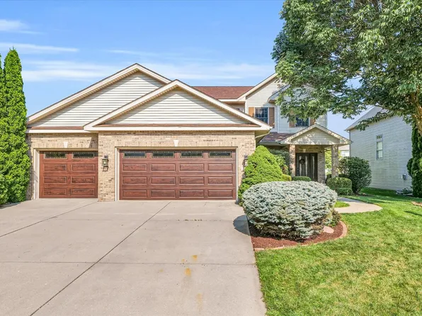 2204 Strand Dr, Champaign, IL 61822