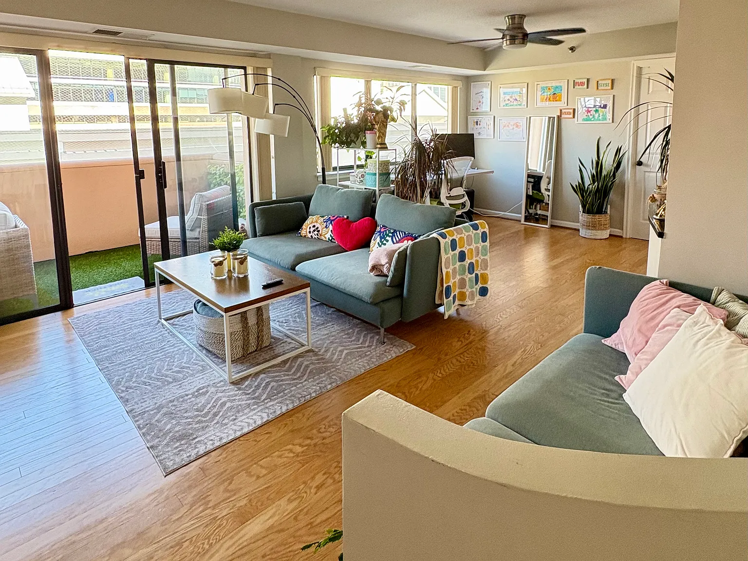 2 bed, 864 sqft, $3,750 — Photo 3