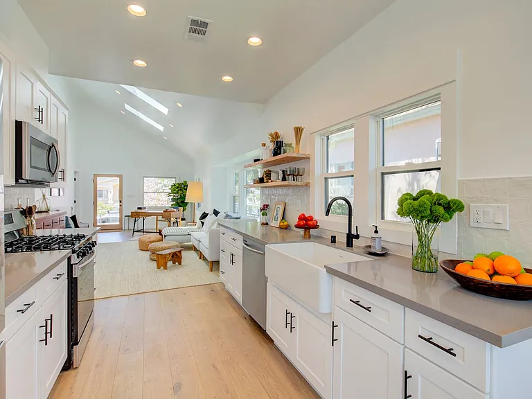3412 Thorpe Ave — Photo 10