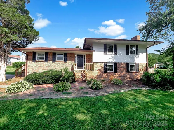 1006 Wilson Blvd, Dallas, NC 28034