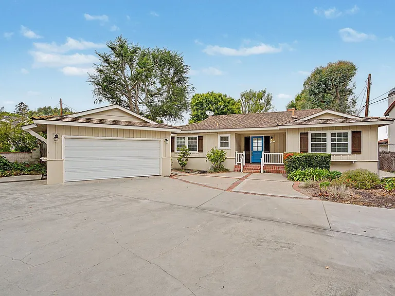 27 Ranchview Rd — Photo 1