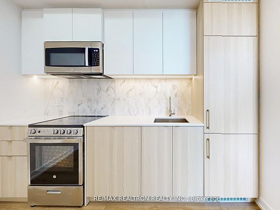 5th image of 500 Dupont St #301